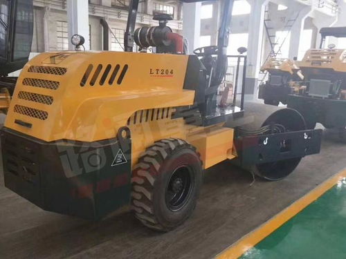 压实狭窄工况，就用路通4吨压路机
